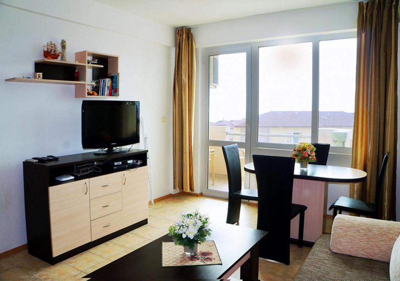 Dom-El Real Apartments In Sea View Complex Свети-Влас Экстерьер фото